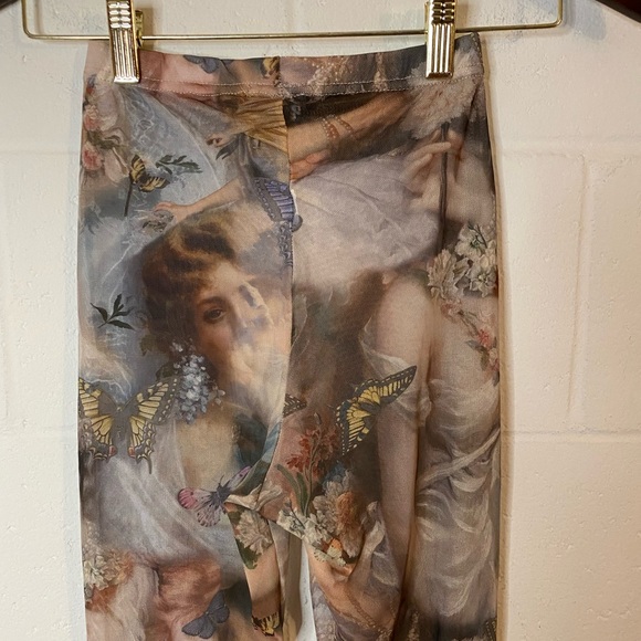 Pretty Little Thing Sheer Renaissance Butterfly Leggings Size 00 - Picture 6 of 7